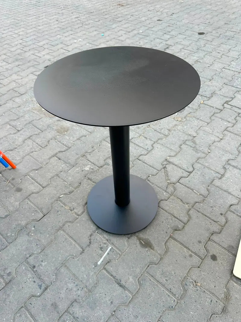 Metal Bistro Masa ve Kafe Masaları – Yuvarlak Metal Bistro Masa